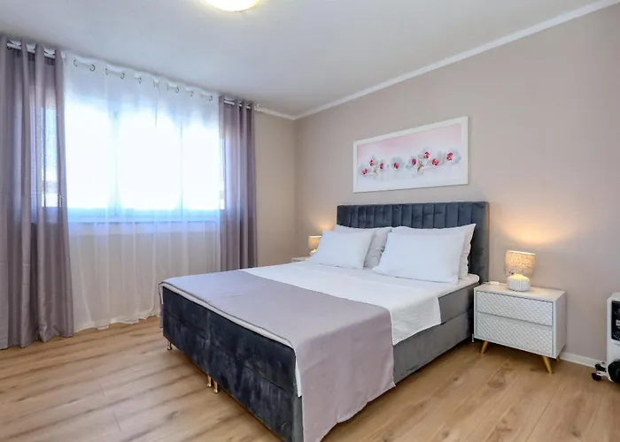 アパート Ivica ザダル